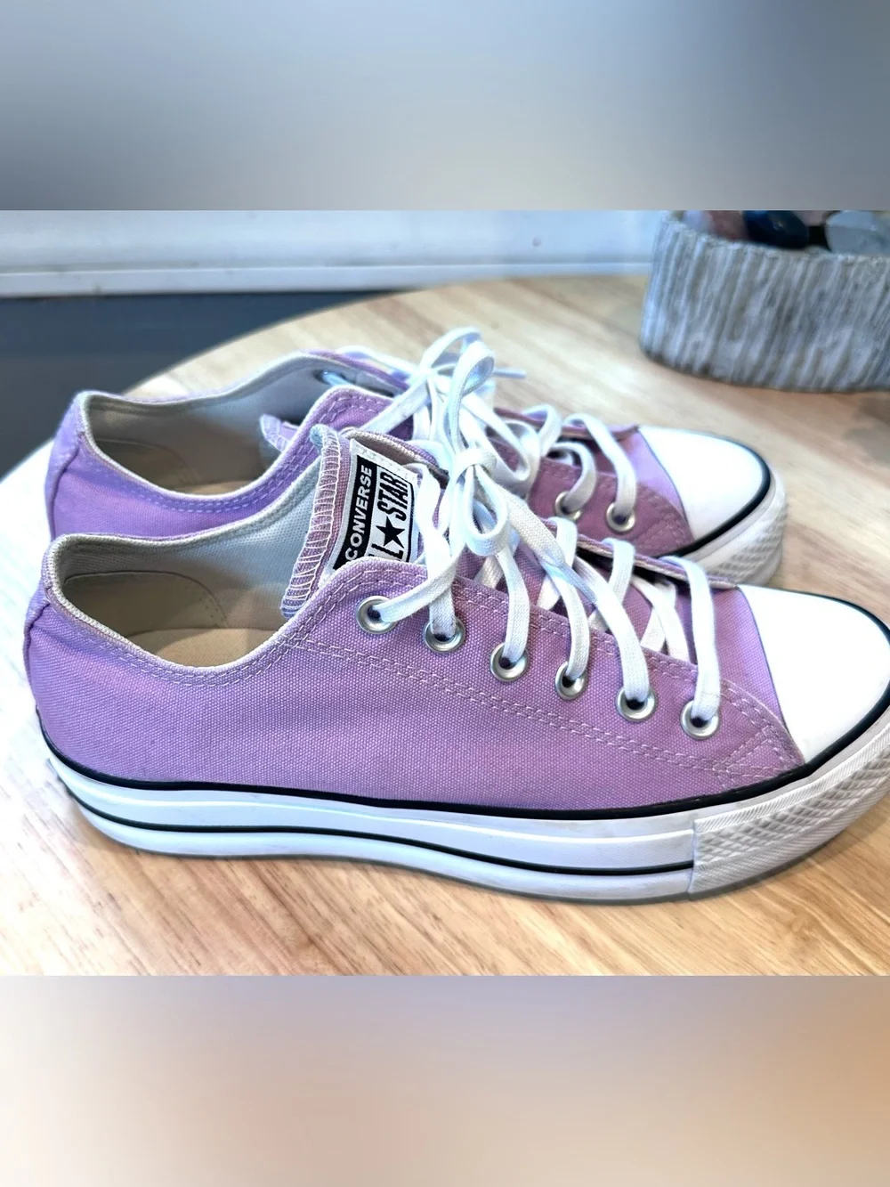 Converse Lilac Low Top Platform Canvas Sneakers. Women's 8.5 - Picture 3 of 4